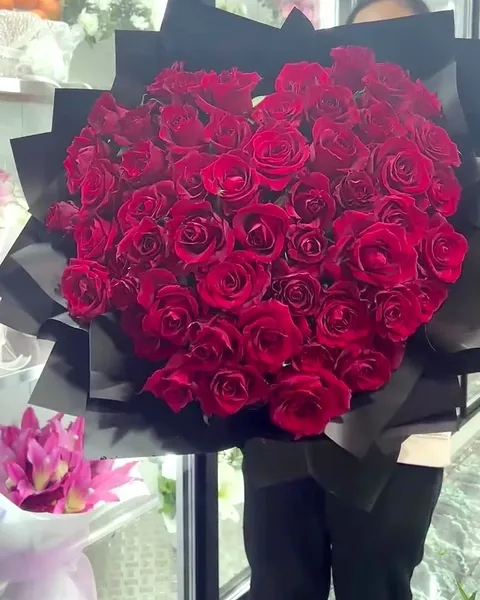 A big bouquet of red roses